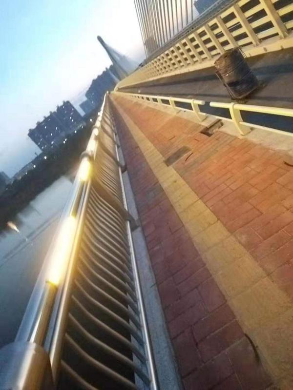 不銹鋼復合管鋼絲網成品